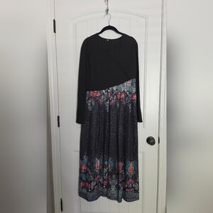 Black Floral Panel Long-Sleeve Maxi Dress